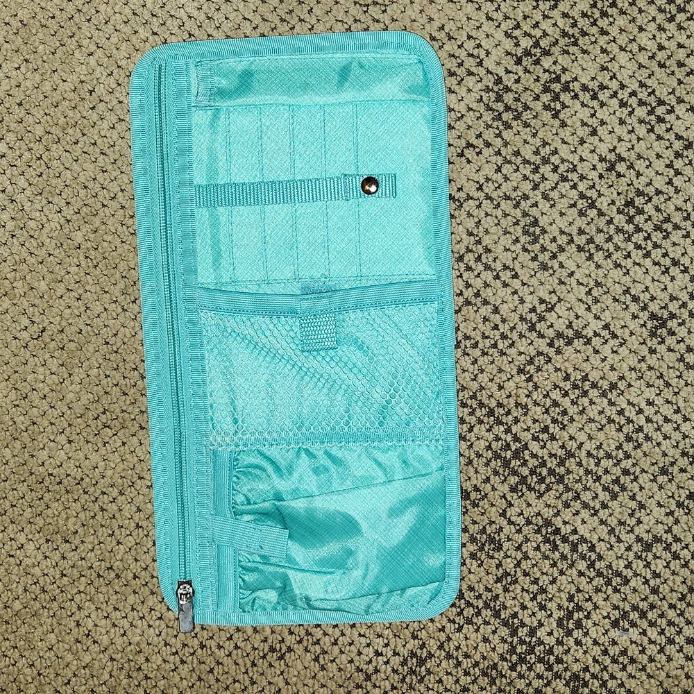 Thirty-One Made in the Shade Turquoise Cross Pop